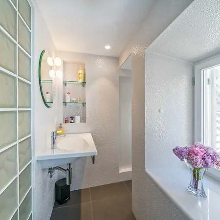 Feel Like An Emperor 스플리트