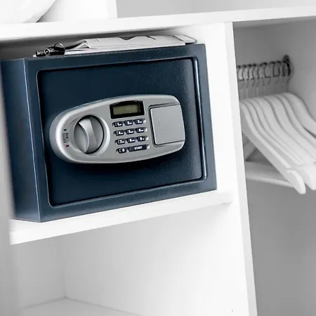 Feel Like An Emperor Apartment