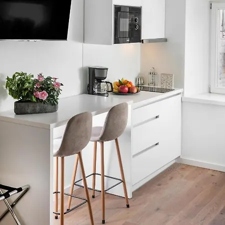 Apartment Feel Like An Emperor *