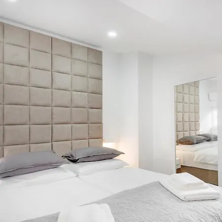 Feel Like An Emperor * Split