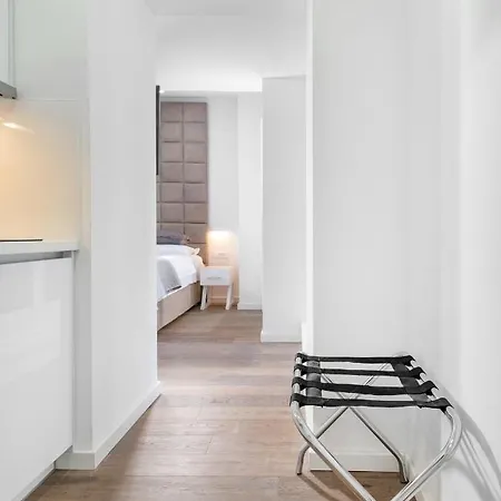 Feel Like An Emperor Спліт