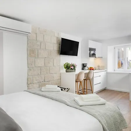 Feel Like An Emperor * Спліт