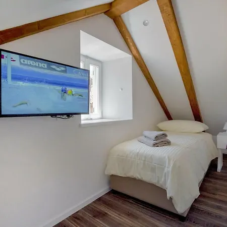 Feel Like An Emperor Спліт