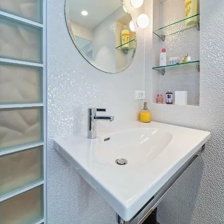 Апартаменти Feel Like An Emperor Спліт