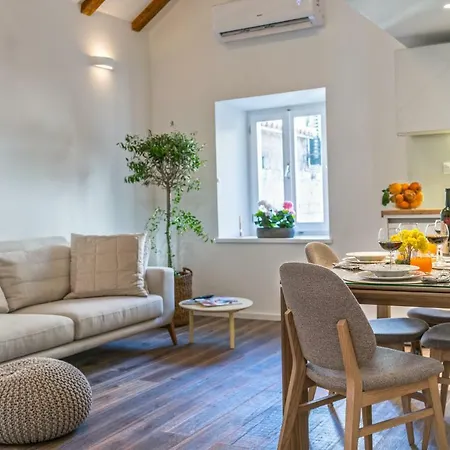 Feel Like An Emperor *