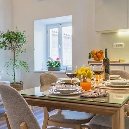 Feel Like An Emperor * Spalato