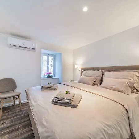 Feel Like An Emperor Спліт