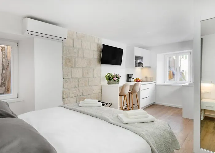 Feel Like An Emperor * Spalato