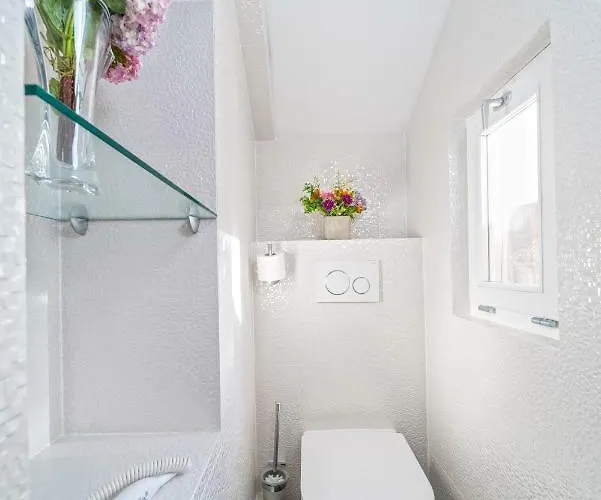 Feel Like An Emperor